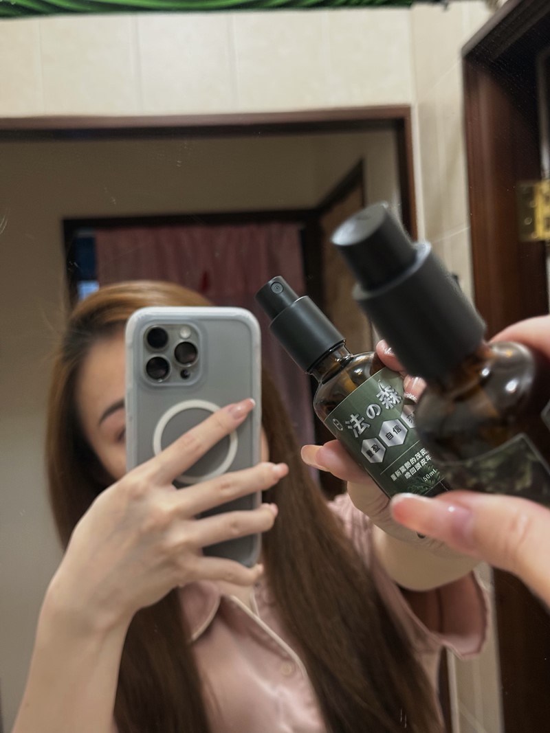 女人知己網紅大隊,口碑行銷,部落客行銷,雍大生技 神秘法的森 內外調理雙管齊下,頭皮保養,頭皮保養液,養髮液,頭皮保養產品,養髮液推薦,掉髮要吃什麼？,右旋糖酐,知母根萃取物,甘油,紅三葉草花萃取物,扁柏精油,落髮原因,掉髮要擦什麼